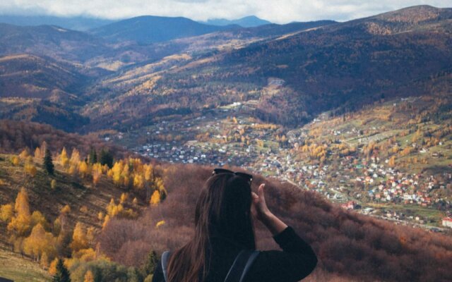 Why Shoulder-Season Last-Minute Holidays Are Perfect for Hikers